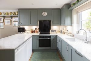 Kitchen- click for photo gallery